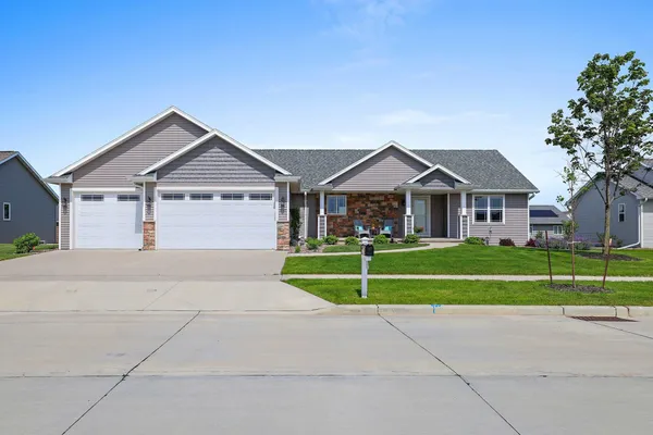 $609,800 | 5560 North Providence Avenue, Appleton, WI 54913