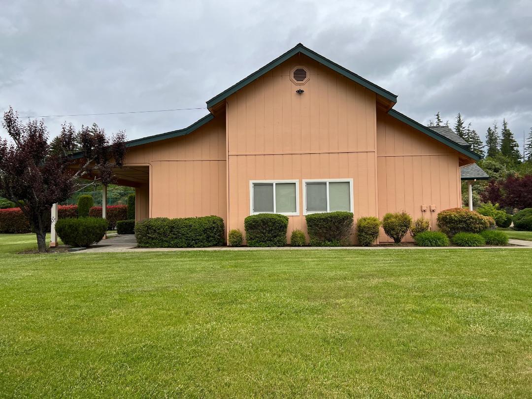341 Cedar Ridge Drive Cave Junction, OR 97523 - Photo 21 of 21 Community center