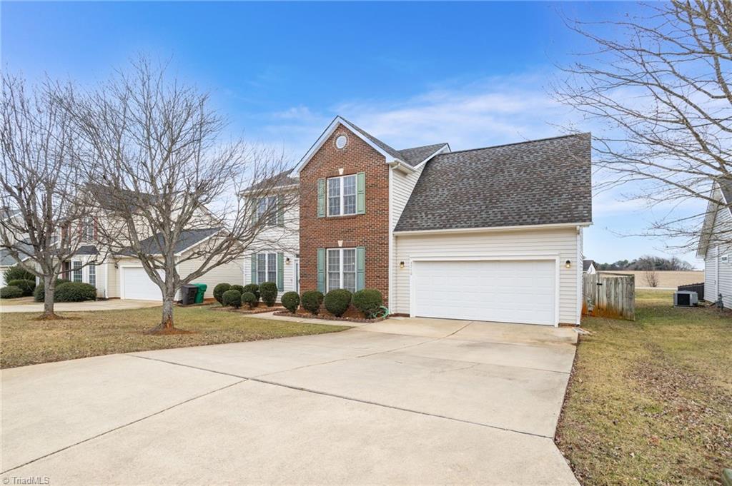 3716 Shadow Ridge Drive High Point, NC 27265 - Photo 3 of 38 Gallery Image 3