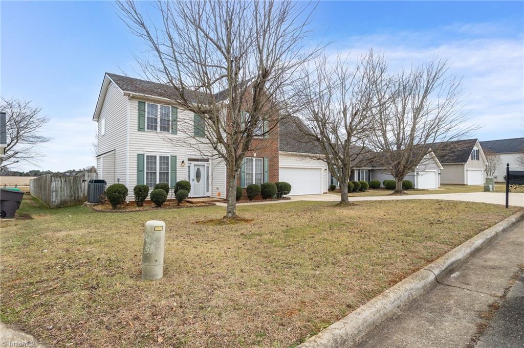 3716 Shadow Ridge Drive High Point, NC 27265 - Photo 4 of 38 Gallery Image 4