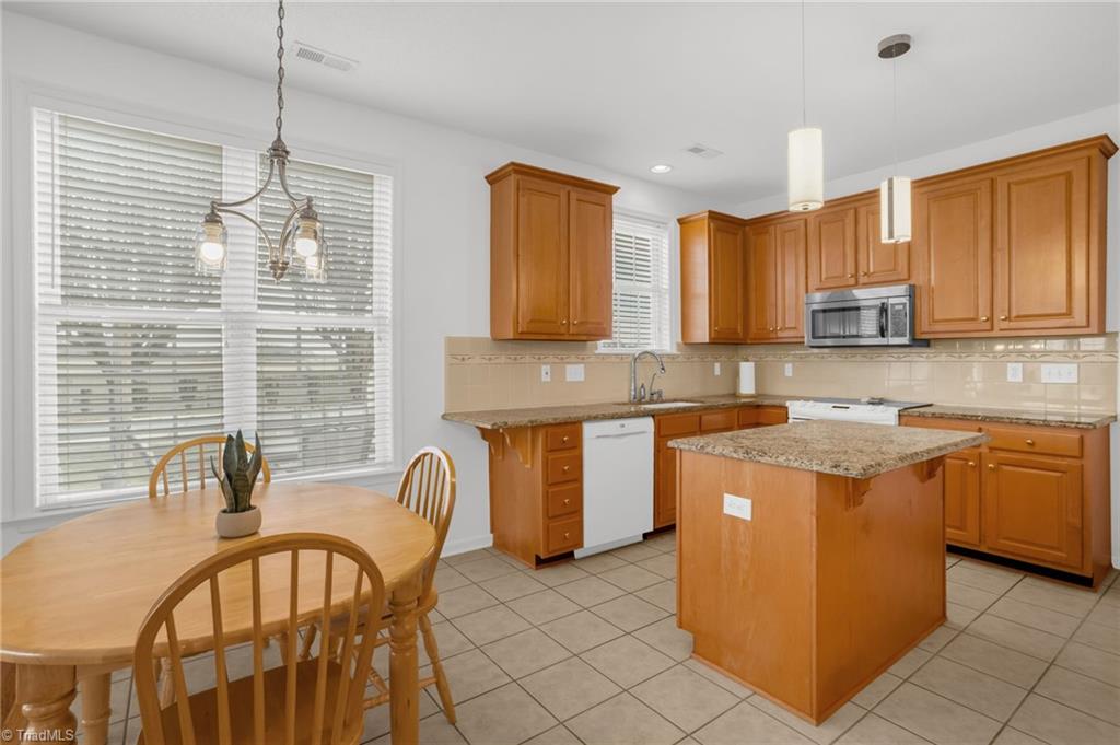 3716 Shadow Ridge Drive High Point, NC 27265 - Photo 10 of 38 Gallery Image 10