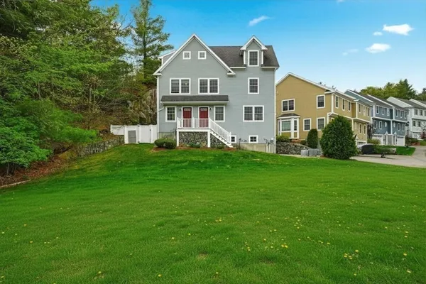 $699,000 | 2 B Gates Lane, Unit B, Wakefield, MA 01880