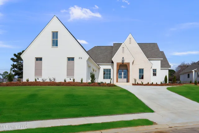 $890,000 | 216 Parke Drive, Ridgeland, MS 39157