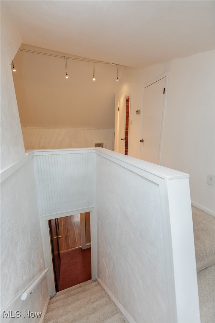 29213 Ridge Road Wickliffe, OH 44092 - Photo 39 of 47 Staircase with carpet