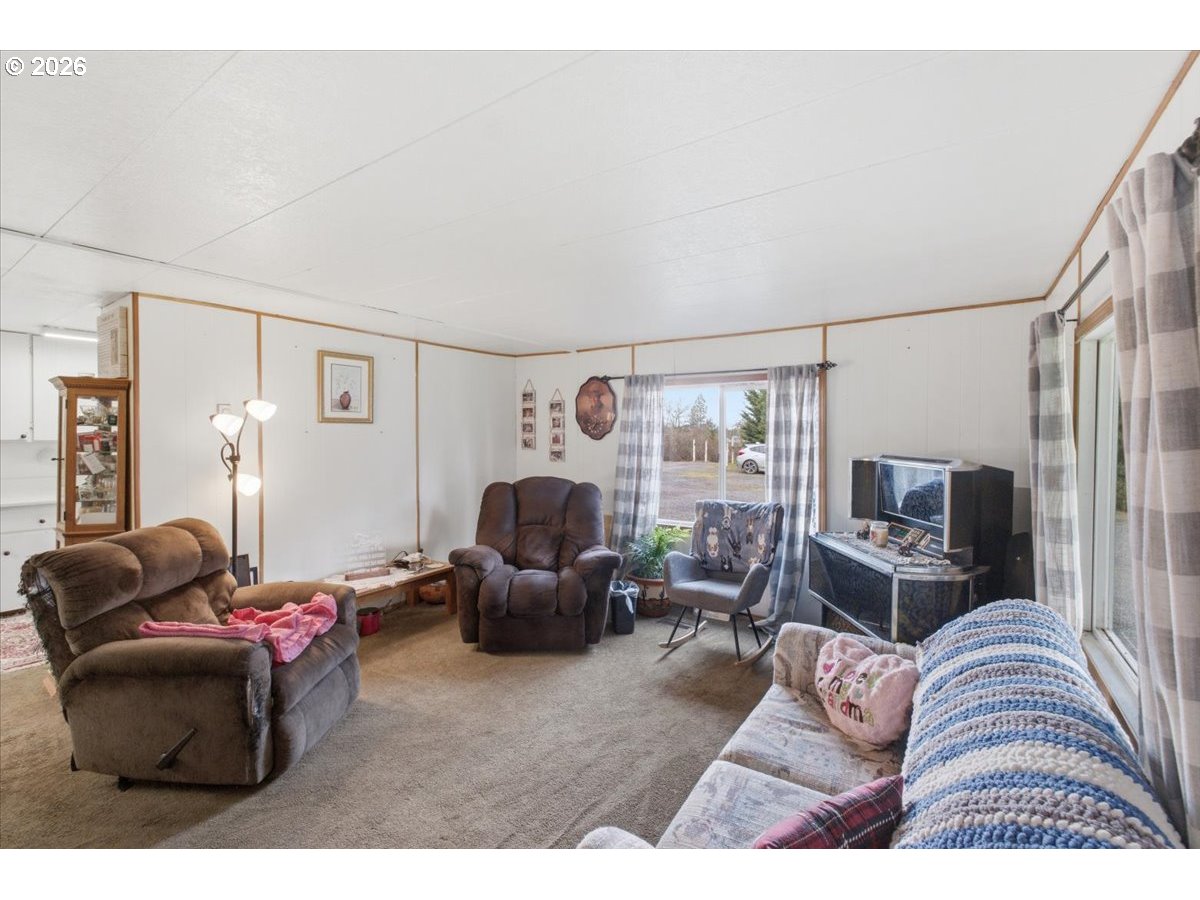 30271 Horseshoe Loop Lebanon, OR 97355 - Photo 11 of 40 Gallery Image 11