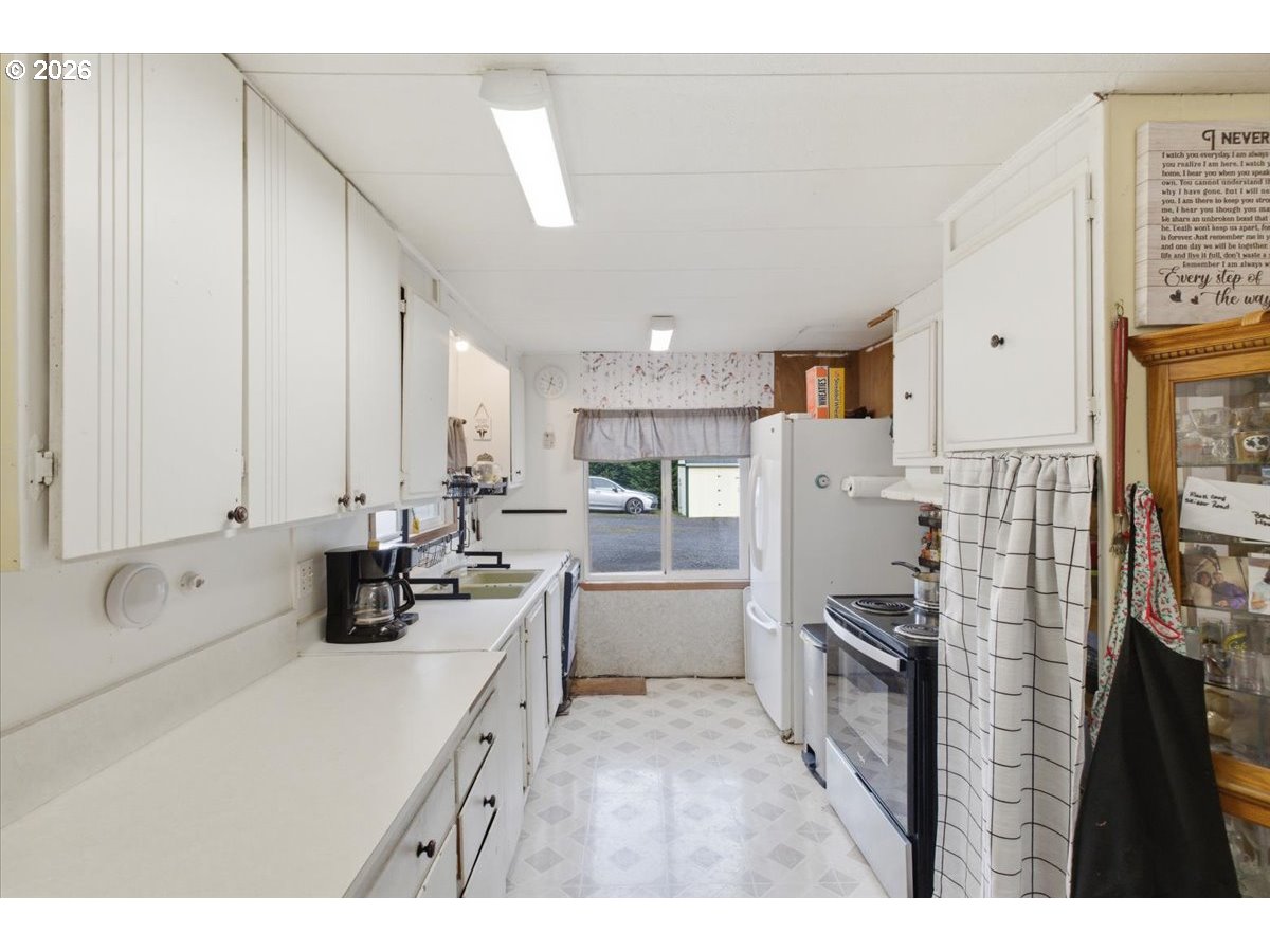 30271 Horseshoe Loop Lebanon, OR 97355 - Photo 13 of 40 Gallery Image 13