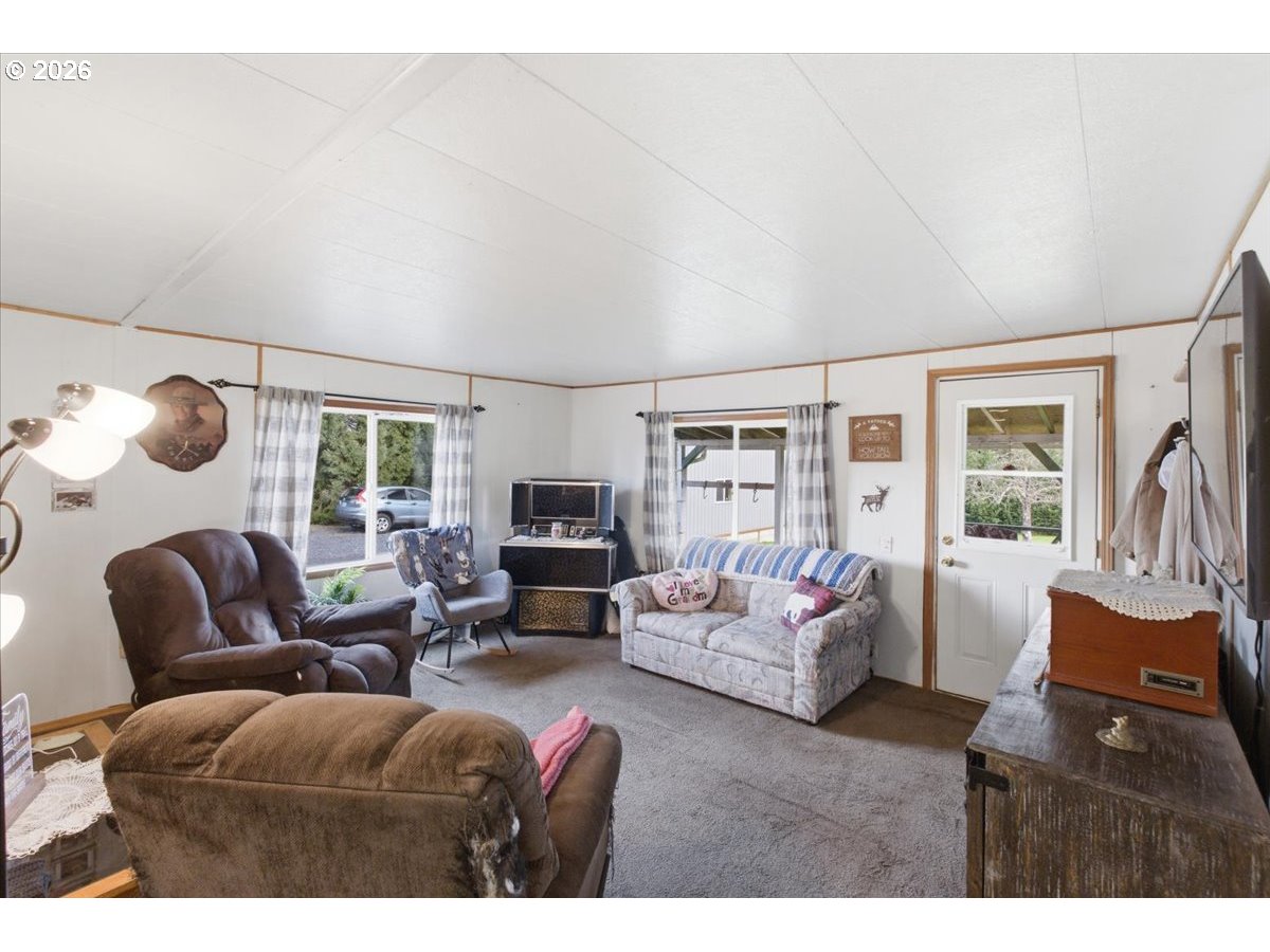 30271 Horseshoe Loop Lebanon, OR 97355 - Photo 10 of 40 Gallery Image 10