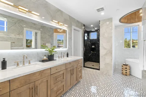 $5,350,000 | 466 Westbourne Street, La Jolla, CA 92037