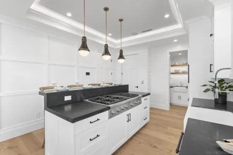 $5,350,000 | 466 Westbourne Street, La Jolla, CA 92037