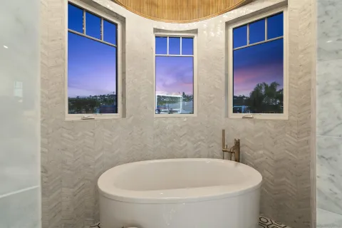 $5,350,000 | 466 Westbourne Street, La Jolla, CA 92037