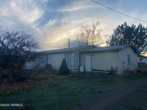 $749,000 | 6263 Ashue Road, Wapato, WA 98951