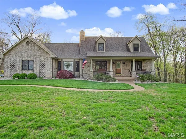 $675,000 | 5542 Wildwood Drive, Waterloo, IL 62298