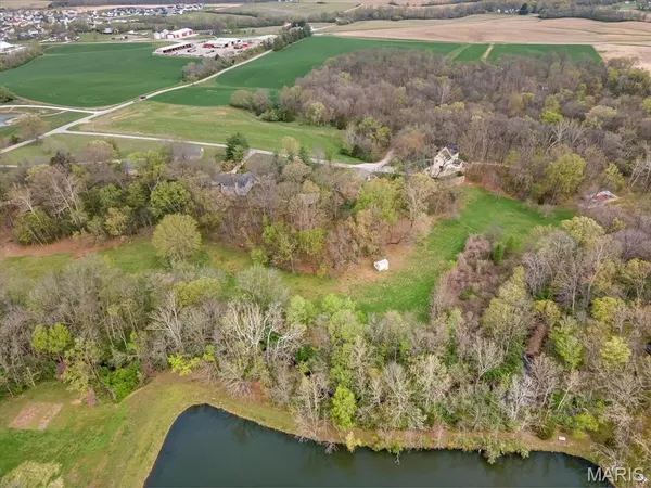 $675,000 | 5542 Wildwood Drive, Waterloo, IL 62298