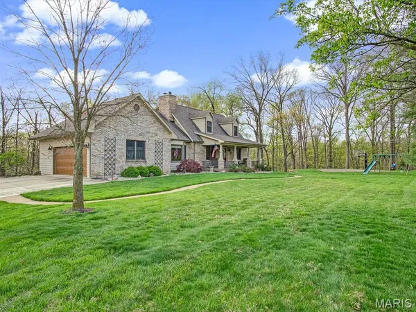 $675,000 | 5542 Wildwood Drive, Waterloo, IL 62298