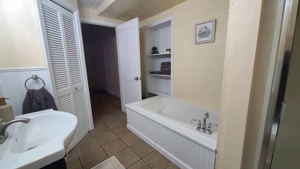 108 Howe Street Fall River, MA 02724 - Photo 23 of 32 Gallery Image 23