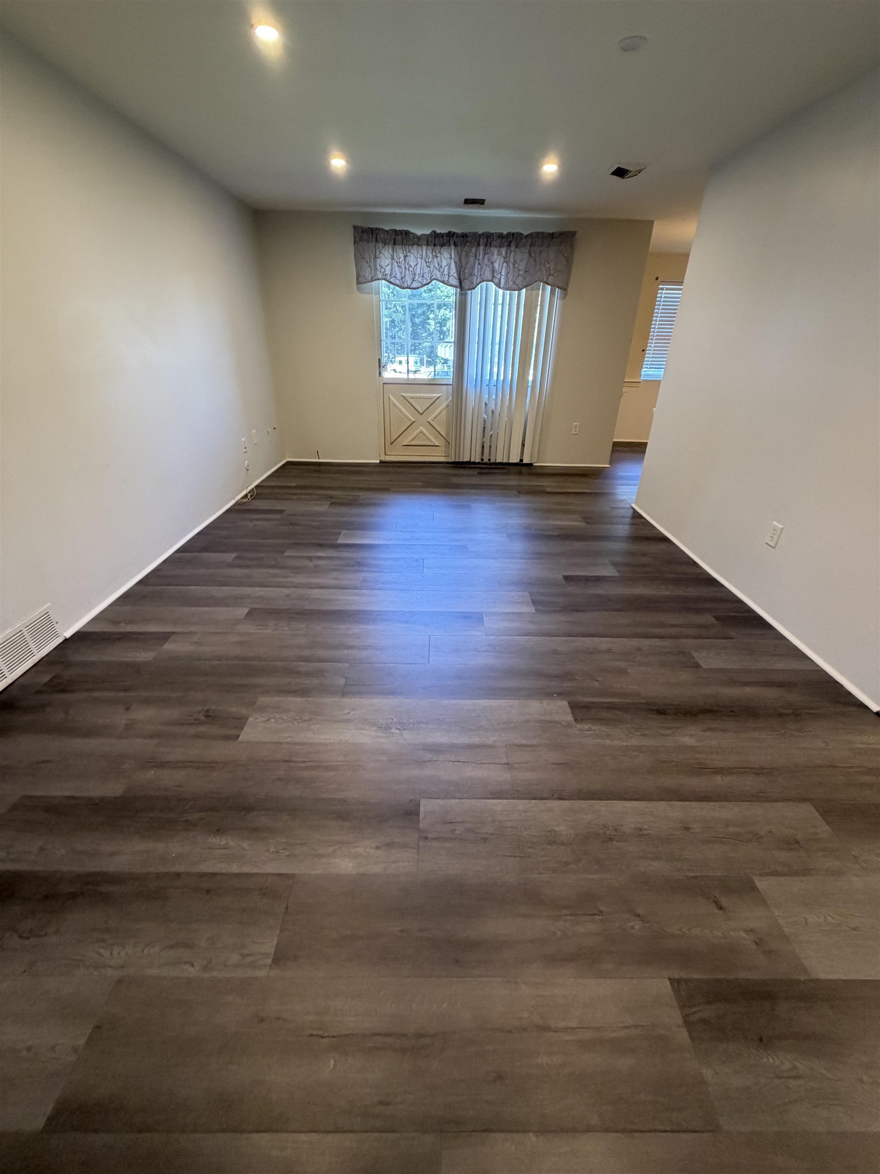 9 Louisburg Square, Unit 5 Nashua, NH 03060 - Photo 12 of 17