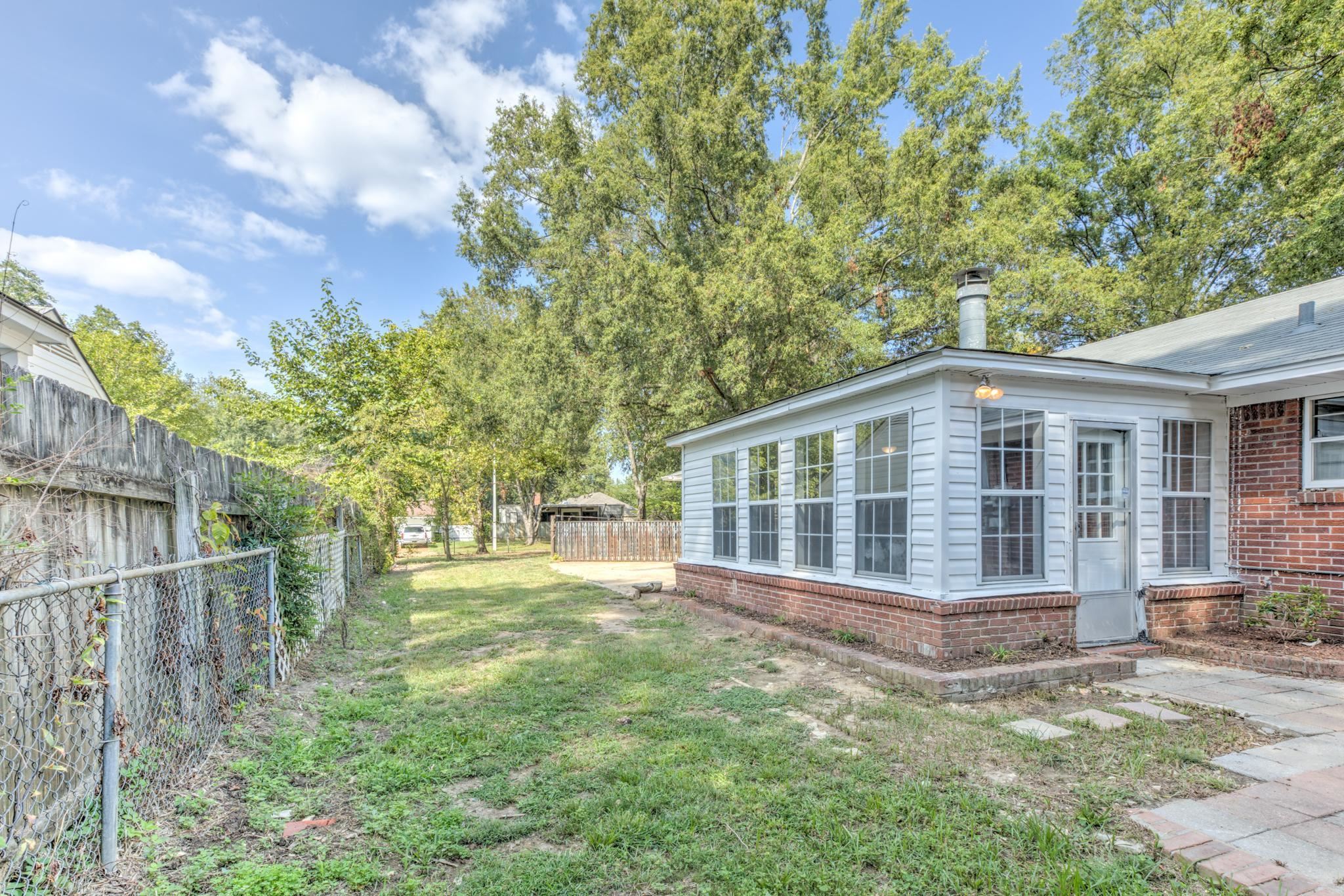 2823 Altruria Road Bartlett, TN 38134 - Photo 33 of 40 a view of a house with backyard and sitting area