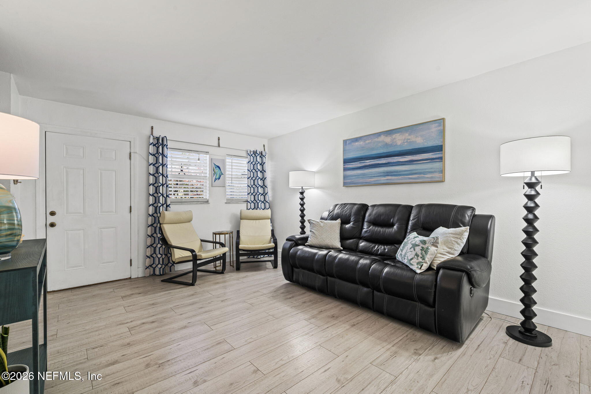 828 Cavalla Road Atlantic Beach, FL 32233 - Photo 5 of 26 Living Room View 2