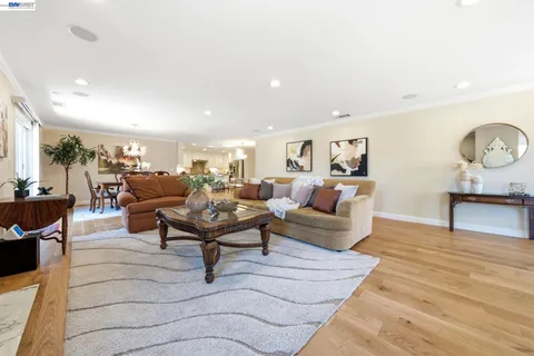 $1,368,000 | 2122 Wilmington Drive, Walnut Creek, CA 94596