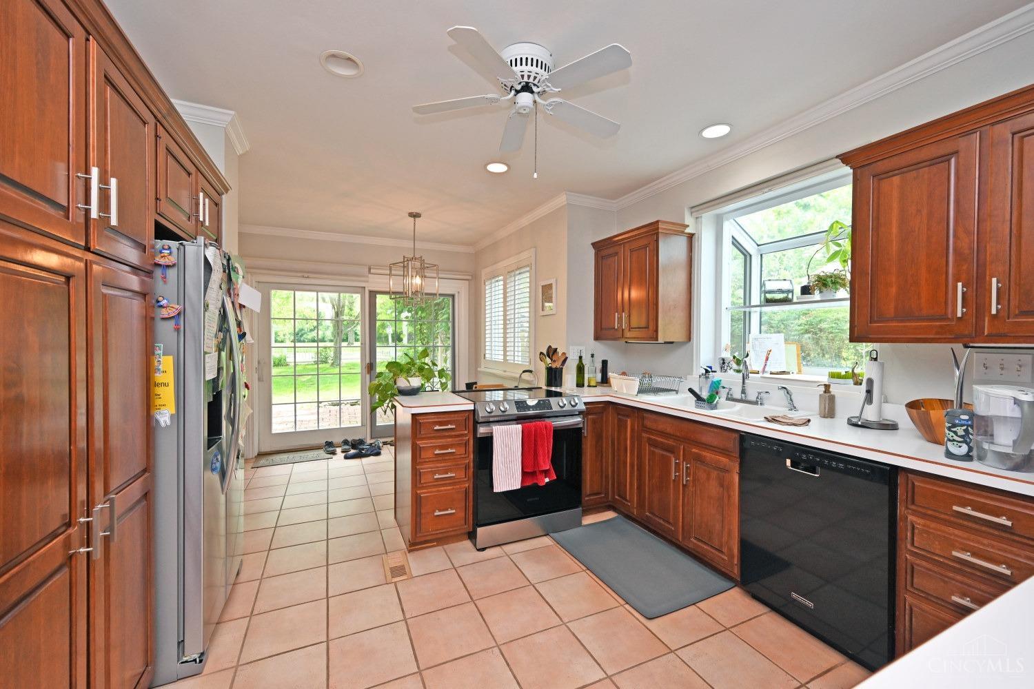 6900 Drake Road Cincinnati, OH 45243 - Photo 10 of 44