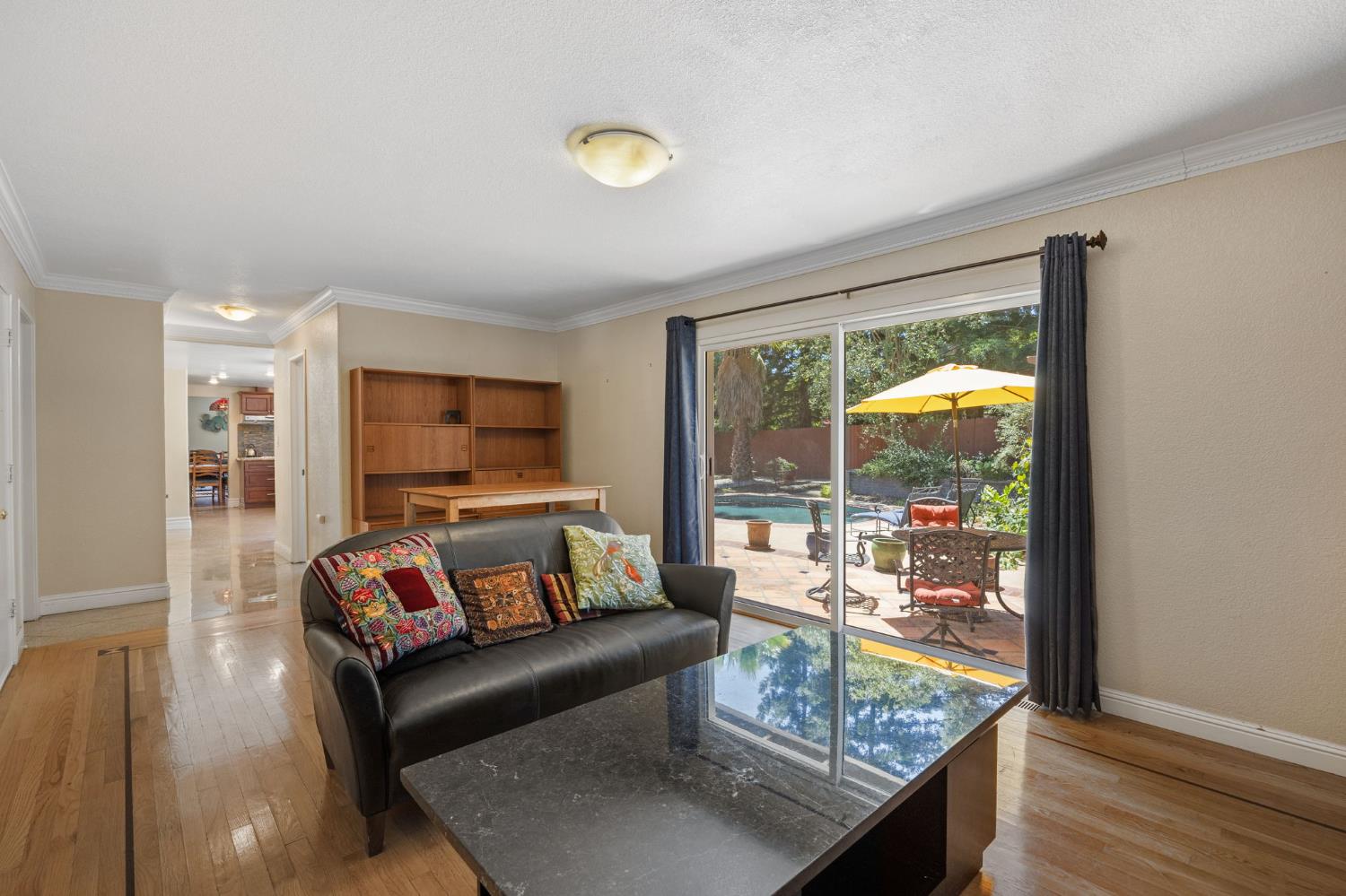4206 Zephyr Way Sacramento, CA 95821 - Photo 21 of 45 a living room with furniture and a flat screen tv