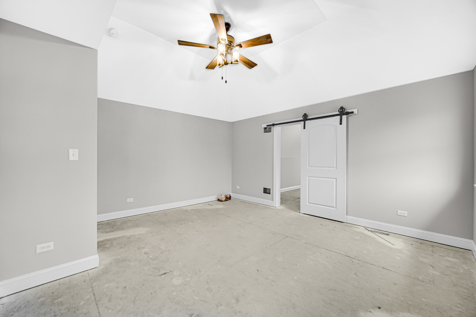 5749 West 109th Street Chicago Ridge, IL 60415 - Photo 12 of 22 a view of an empty room