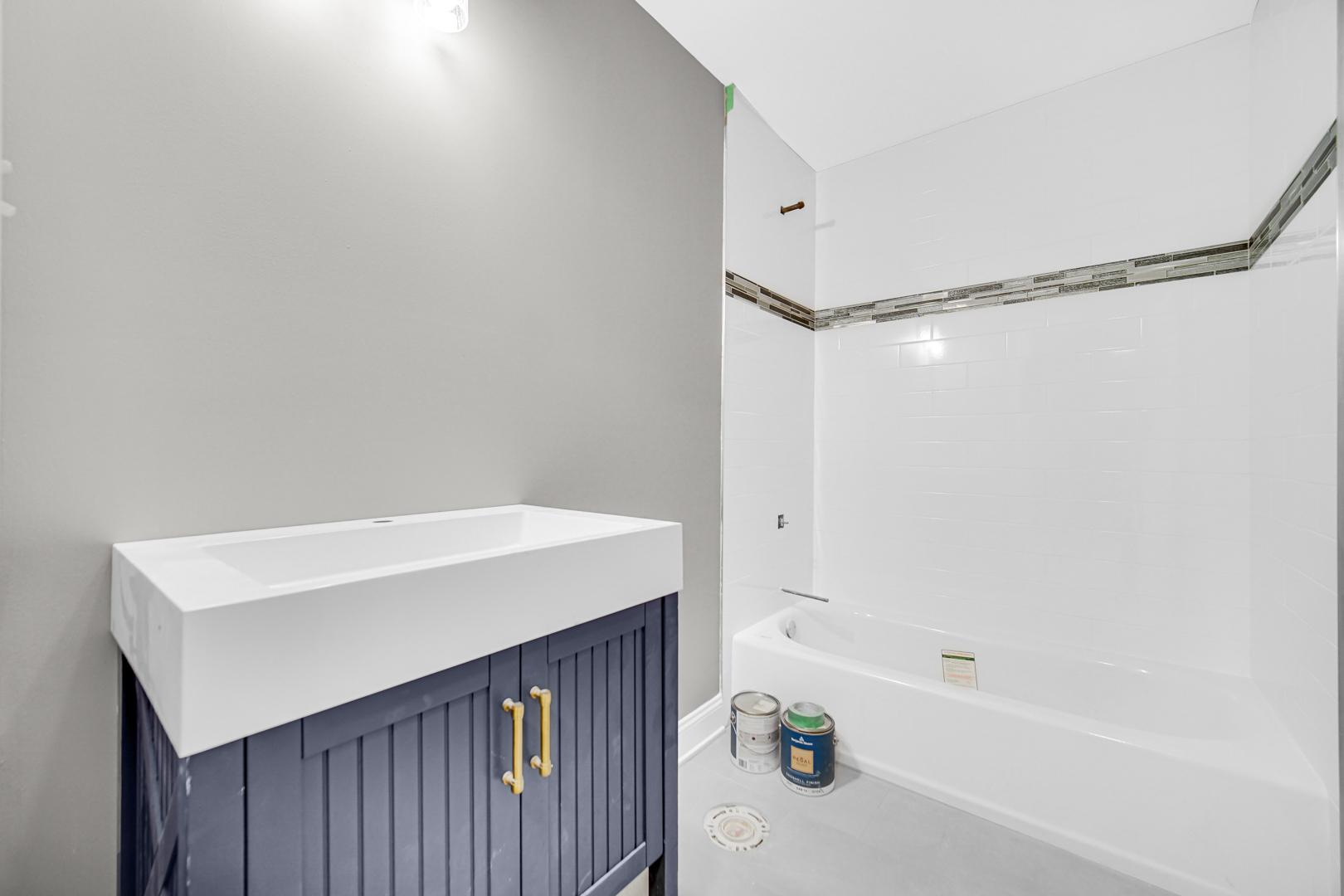 5749 West 109th Street Chicago Ridge, IL 60415 - Photo 20 of 22 a bathroom with a sink a toilet and shower