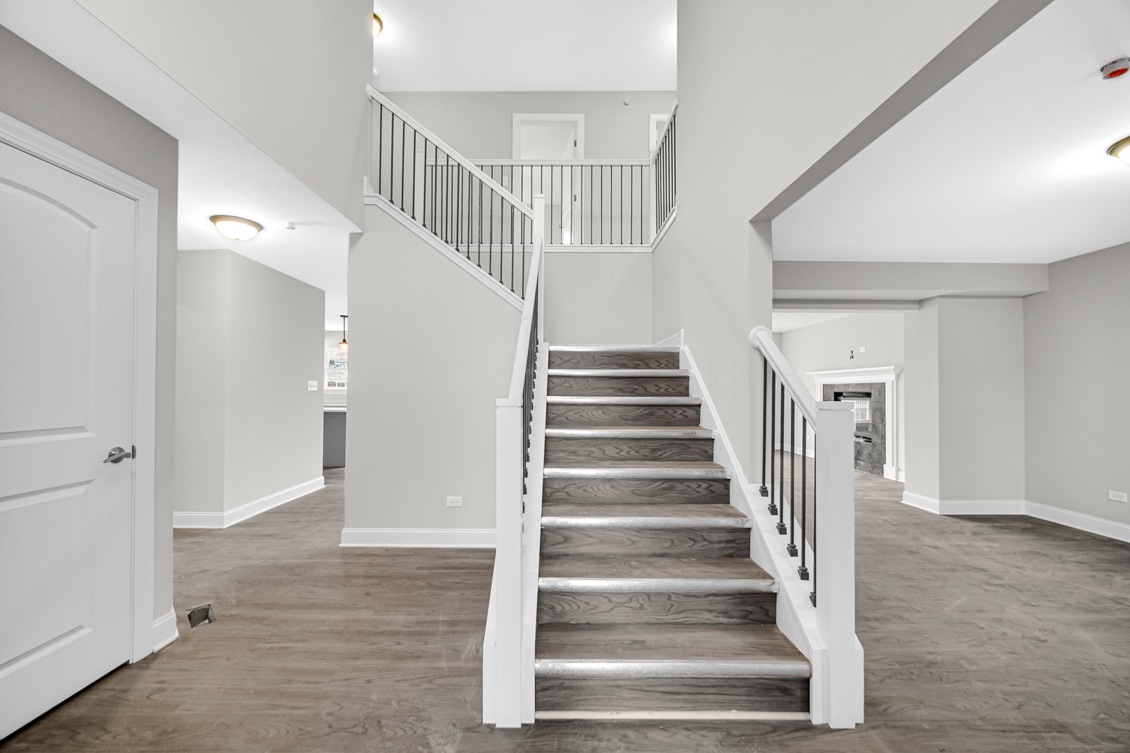 5749 West 109th Street Chicago Ridge, IL 60415 - Photo 2 of 22 a view of entryway and hall with wooden floor