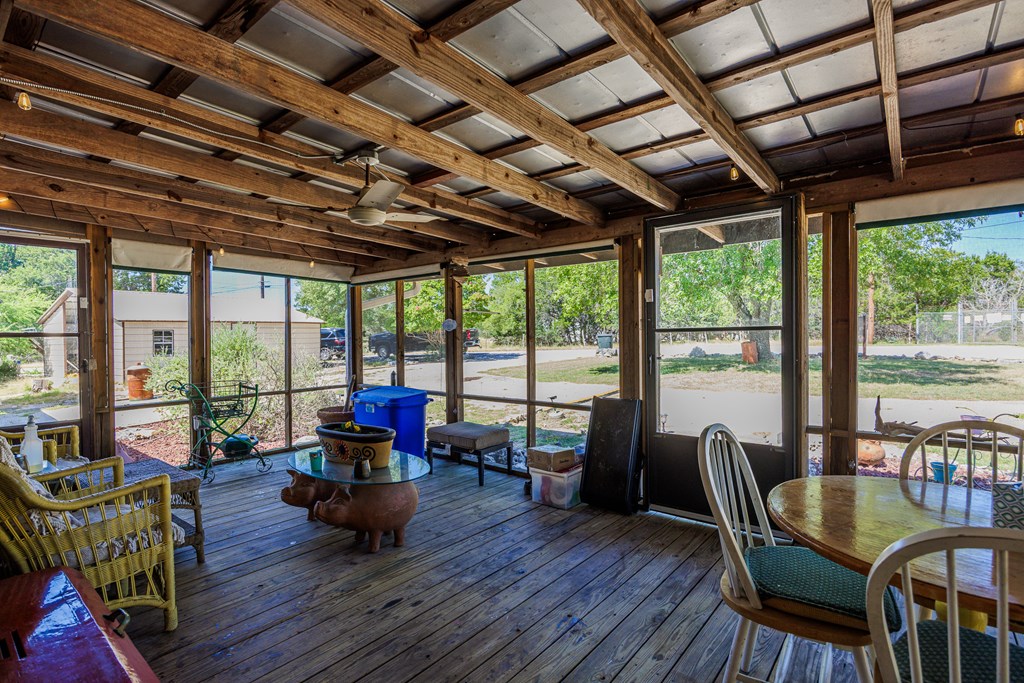 215 Robertson Road Kerrville, TX 78028 - Photo 4 of 33 Gallery Image 4