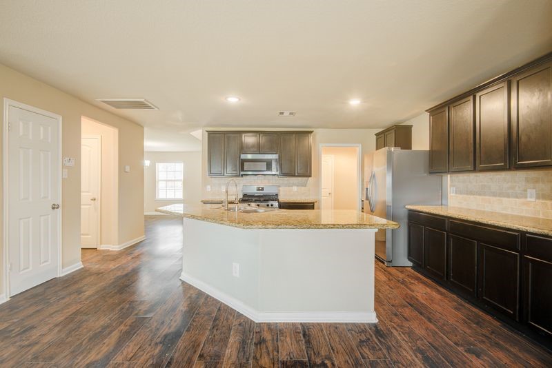 9919 Shimmering Lakes Drive Rosharon, TX 77583 - Photo 11 of 41