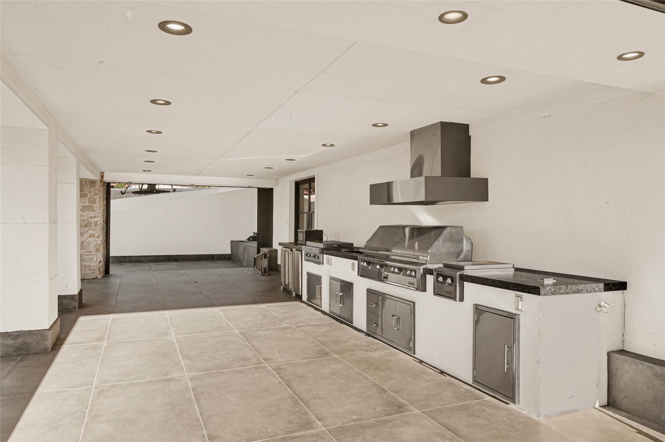 28811 Riley Road Waller, TX 77484 - Photo 18 of 50 a kitchen with a stove and a refrigerator
