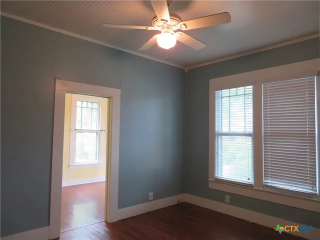 $1,495 | 610 East Krezdorn Street, Seguin, TX 78155