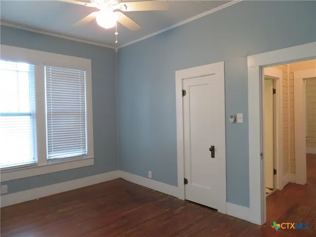 $1,495 | 610 East Krezdorn Street, Seguin, TX 78155