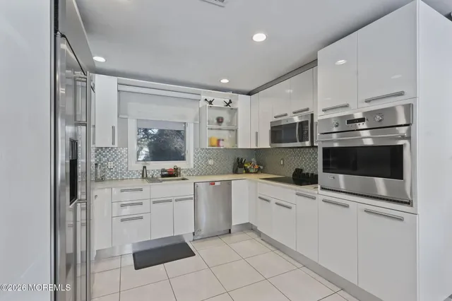 $799,900 | 330 Plymouth Drive, Freehold, NJ 07728