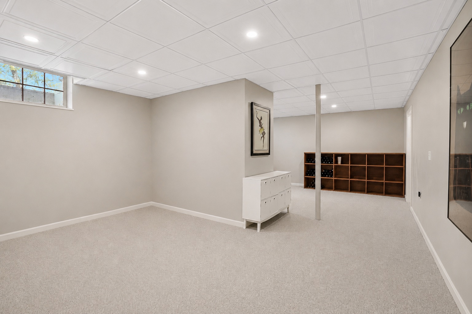 10 North Bog Road Edgartown, MA 02539 - Photo 33 of 37 finished lower level with walk out