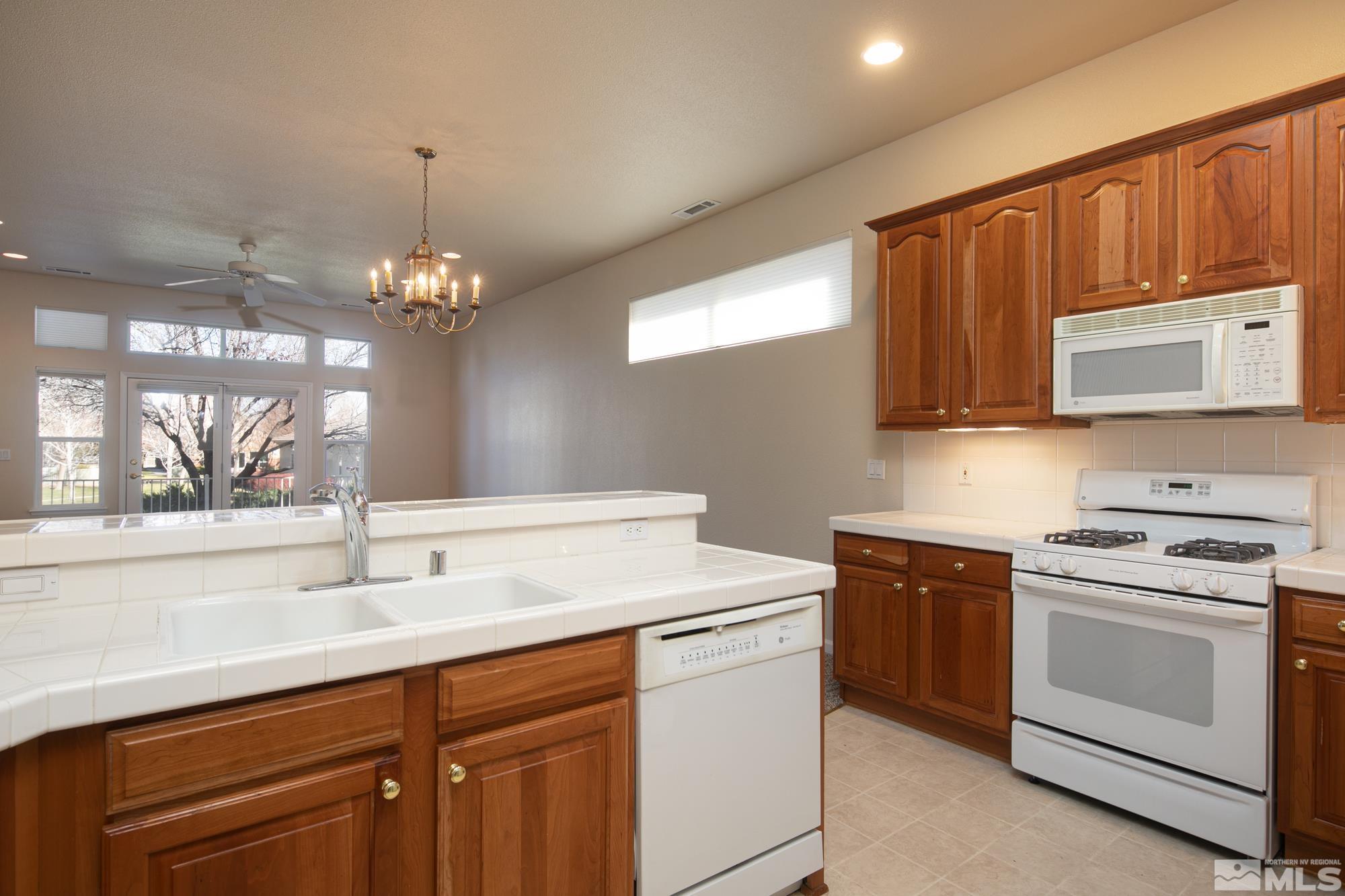 457 Sierra Leaf Circle Reno, NV 89511 - Photo 9 of 25 Photo 9
