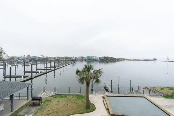 $125,000 | 580 Pleasure Island Boulevard, Unit 207, Port Arthur, TX 77640
