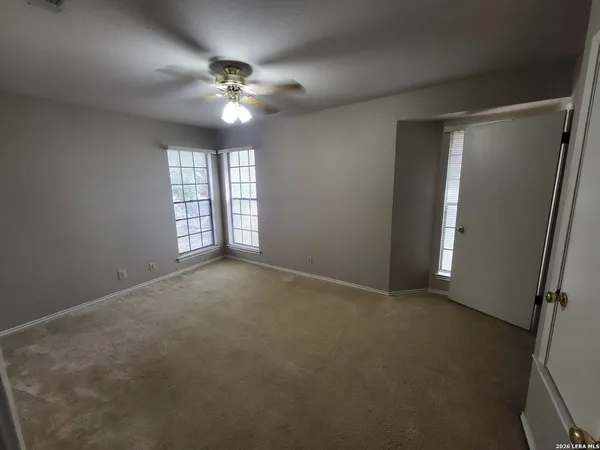 $1,250 | 31 Chapel Hill Circle, San Antonio, TX 78240