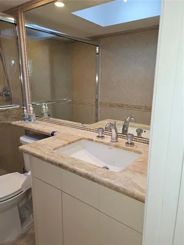 $4,100 | 3180 South Ocean Drive, Unit 1508, Hallandale Beach, FL 33009