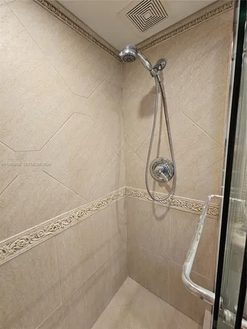 $4,100 | 3180 South Ocean Drive, Unit 1508, Hallandale Beach, FL 33009