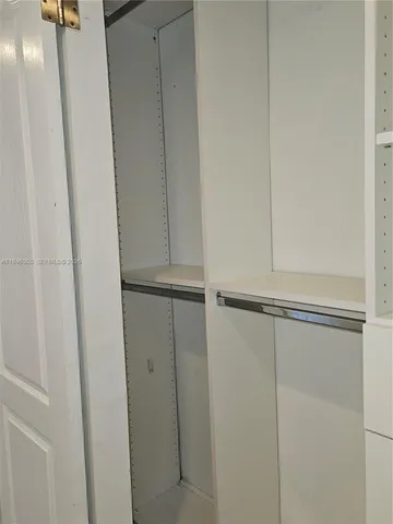 $4,100 | 3180 South Ocean Drive, Unit 1508, Hallandale Beach, FL 33009