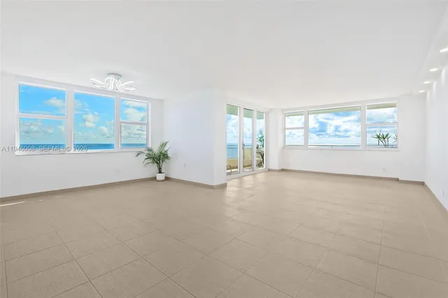 $4,100 | 3180 South Ocean Drive, Unit 1508, Hallandale Beach, FL 33009
