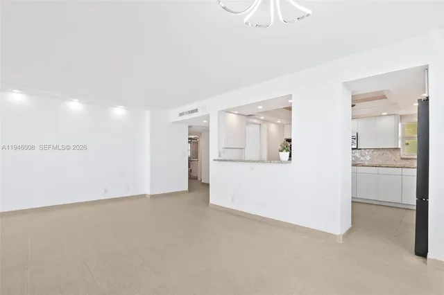 $4,100 | 3180 South Ocean Drive, Unit 1508, Hallandale Beach, FL 33009