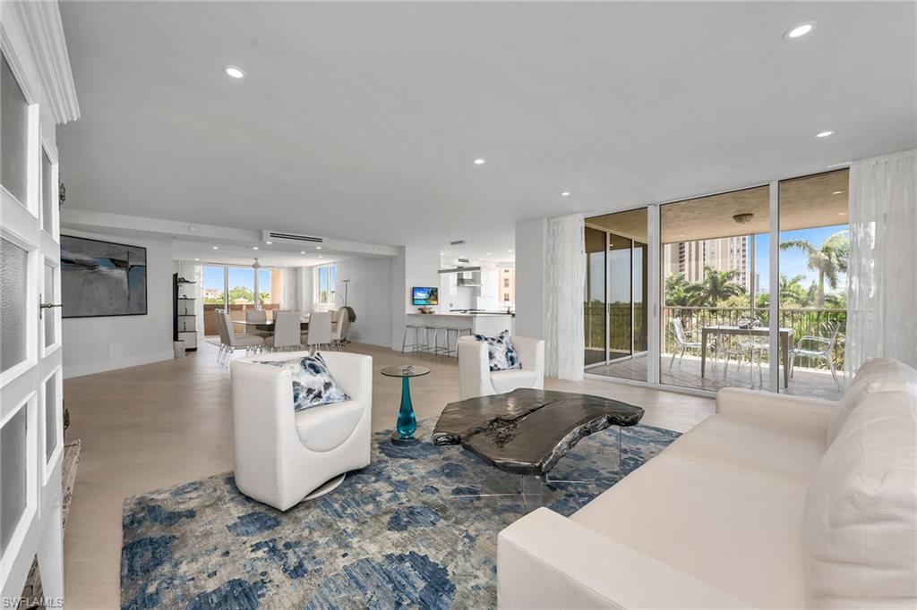 6597 Nicholas Boulevard, Unit 401 Naples, FL 34108 - Photo 3 of 28