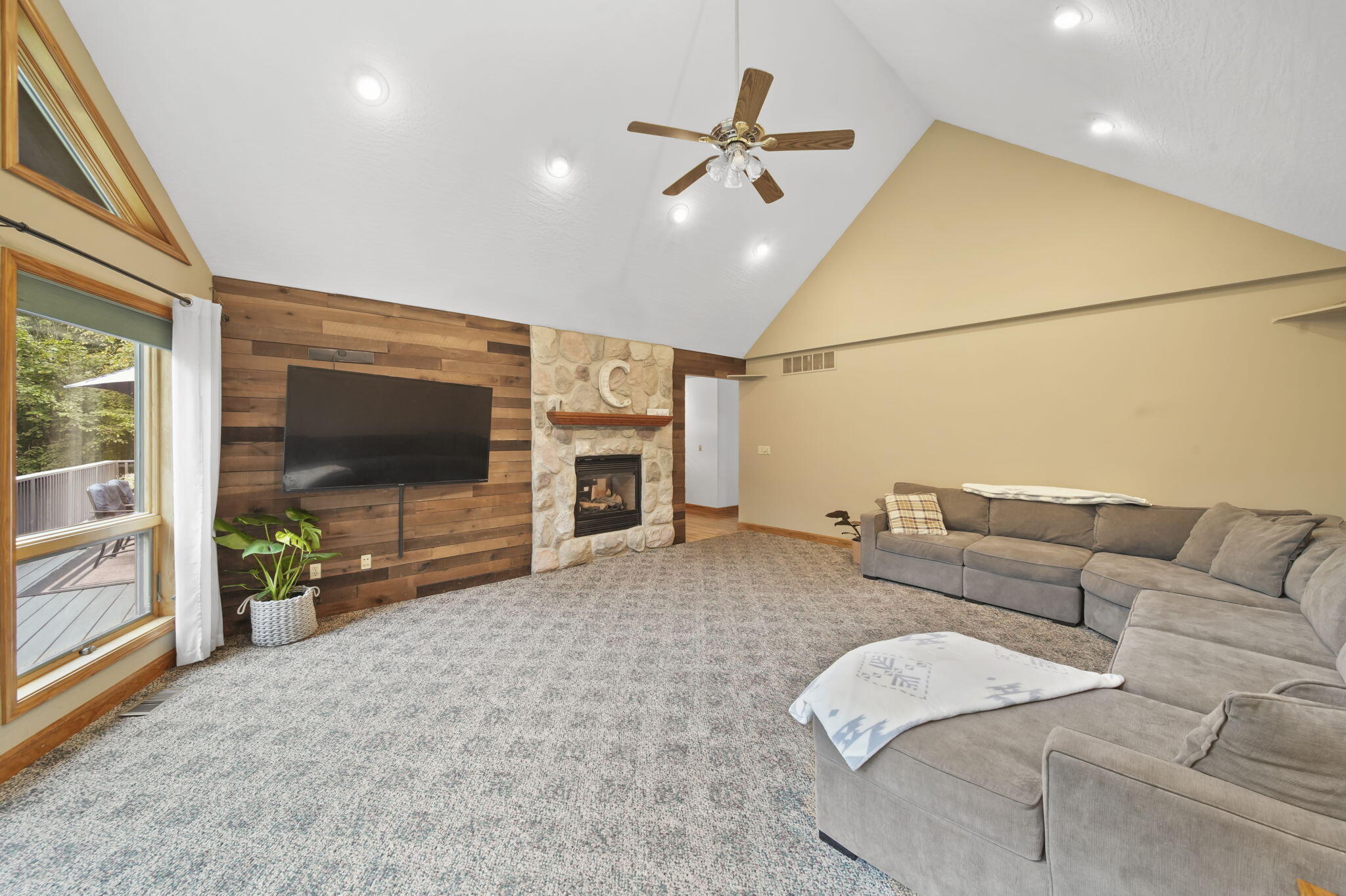 11500 Mt Hope Road Munith, MI 49259 - Photo 15 of 52 living room a