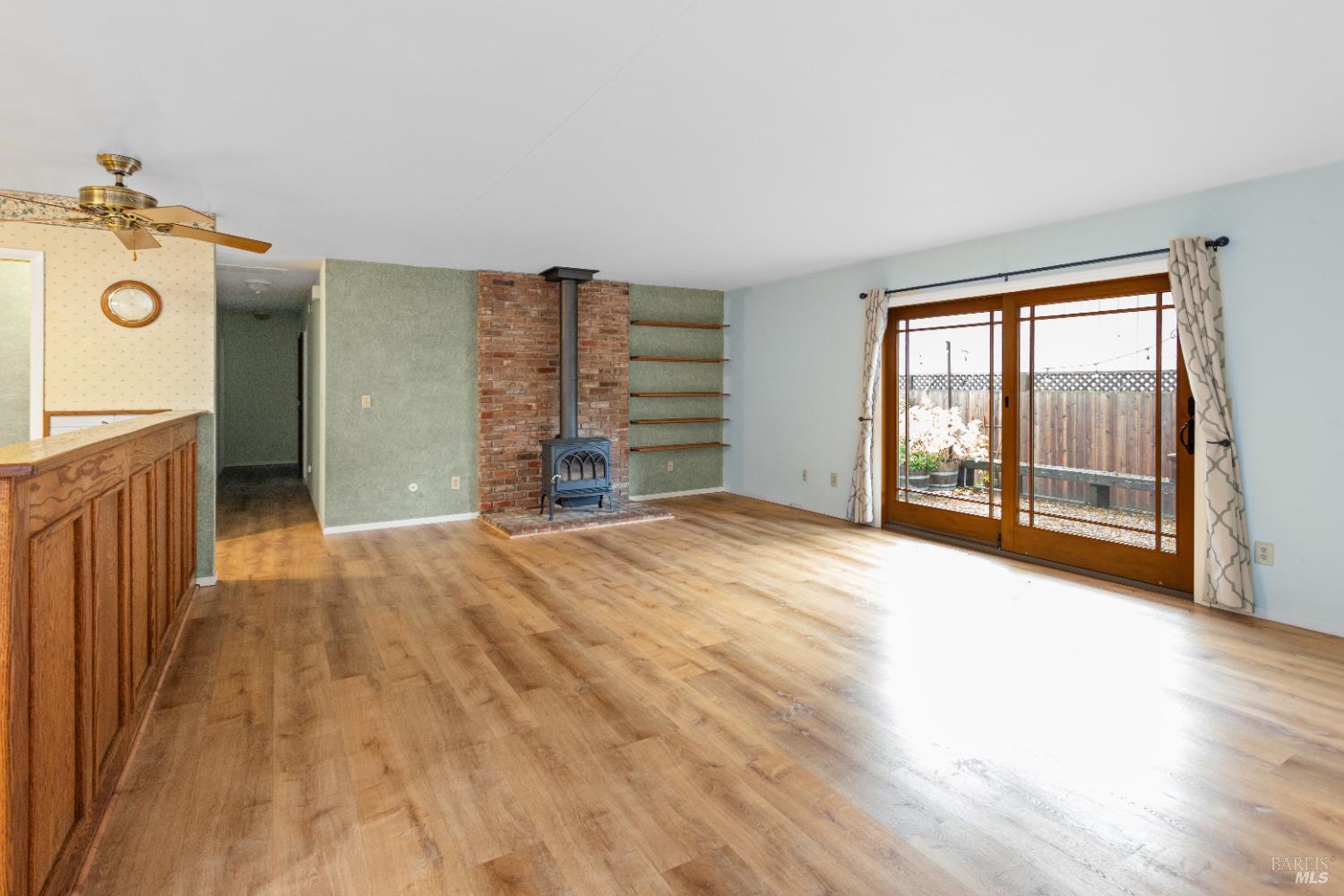 424 B Mason Street Healdsburg, CA 95448 - Photo 12 of 27 wooden floor in an empty room