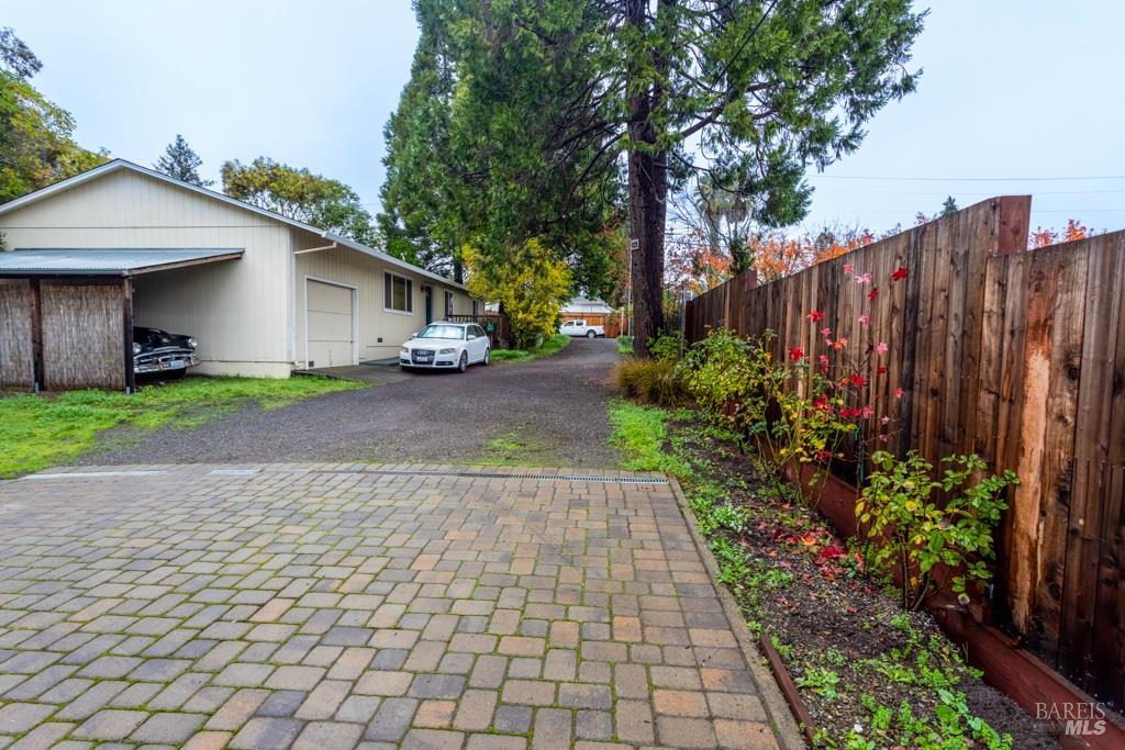 424 B Mason Street Healdsburg, CA 95448 - Photo 5 of 27 a view of a house with a yard and pathway