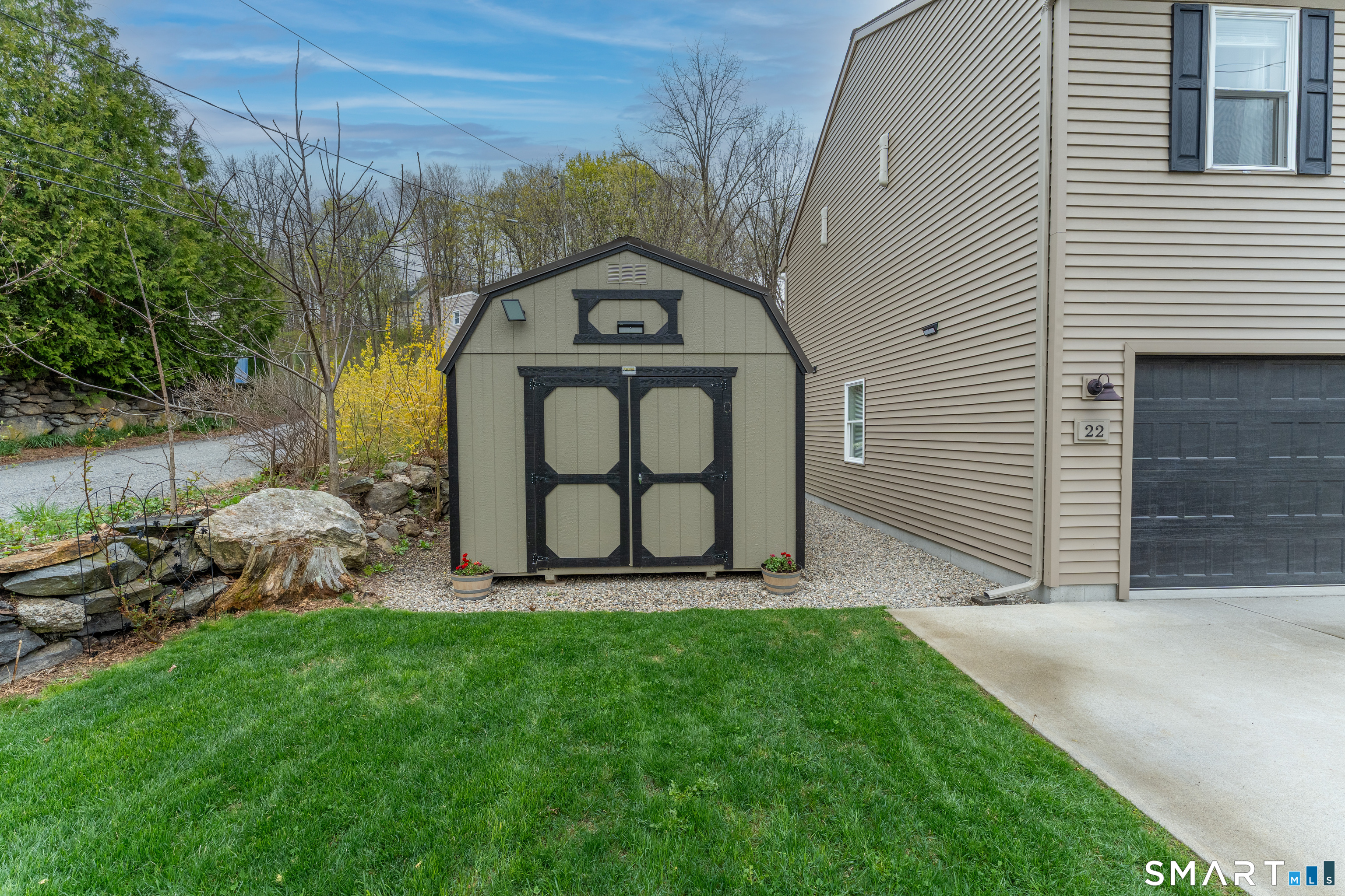 22 Barber Street Putnam, CT 06260 - Photo 3 of 25