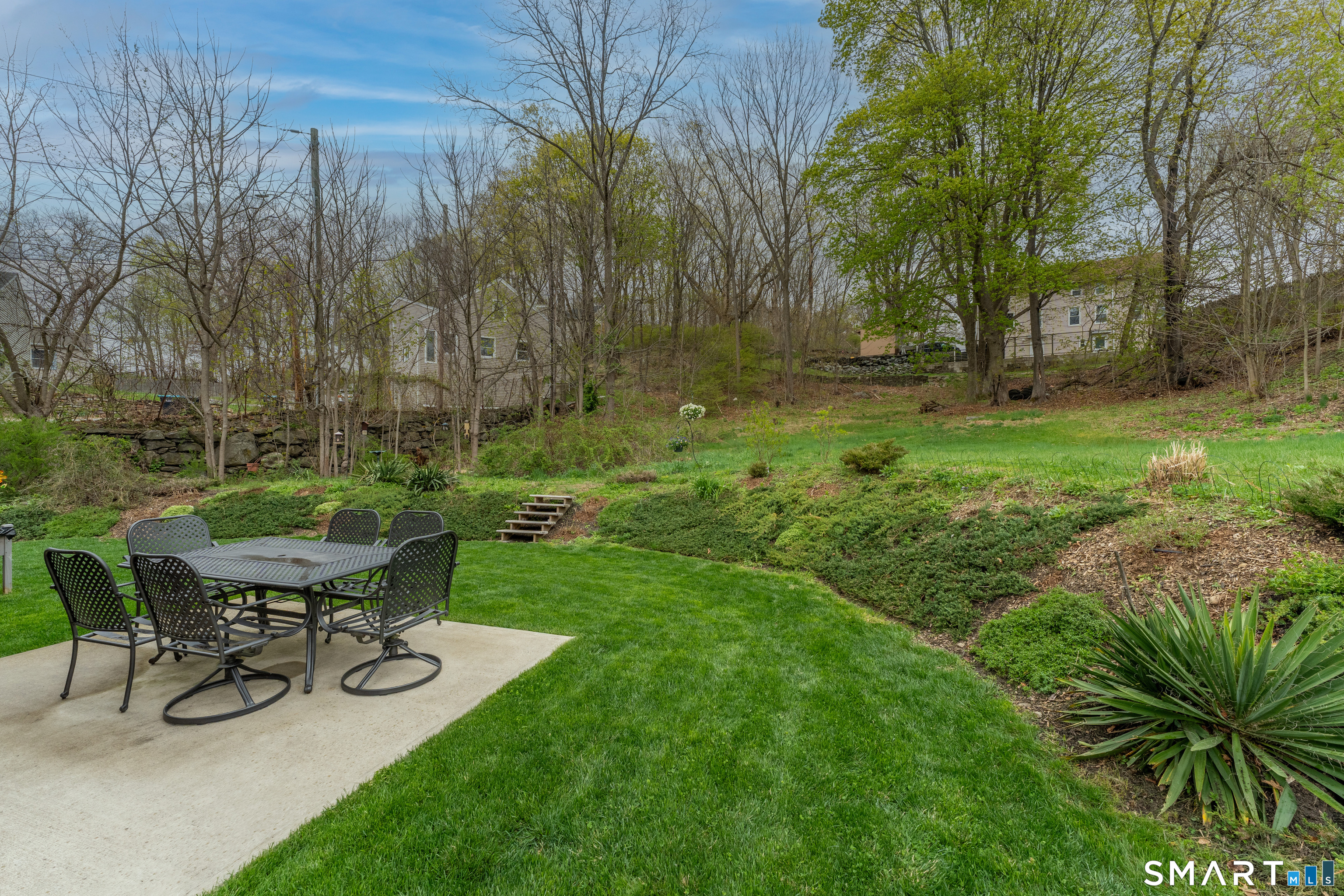 22 Barber Street Putnam, CT 06260 - Photo 4 of 25