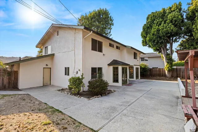 $2,099,000 | 2210 St James Drive, Santa Barbara, CA 93105